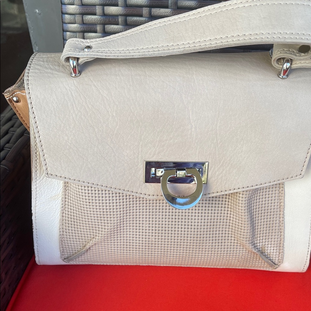 SAS USA Elegant Cream & Tan 2 way Handbag crossbody/satchel. Designer closure